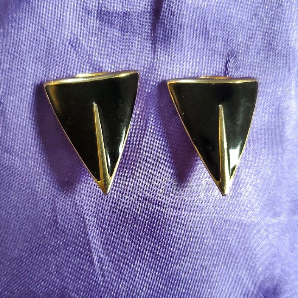 Vintage Black and Gold clip-on earrings